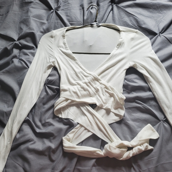 White front tie crop top - Picture 1 of 2